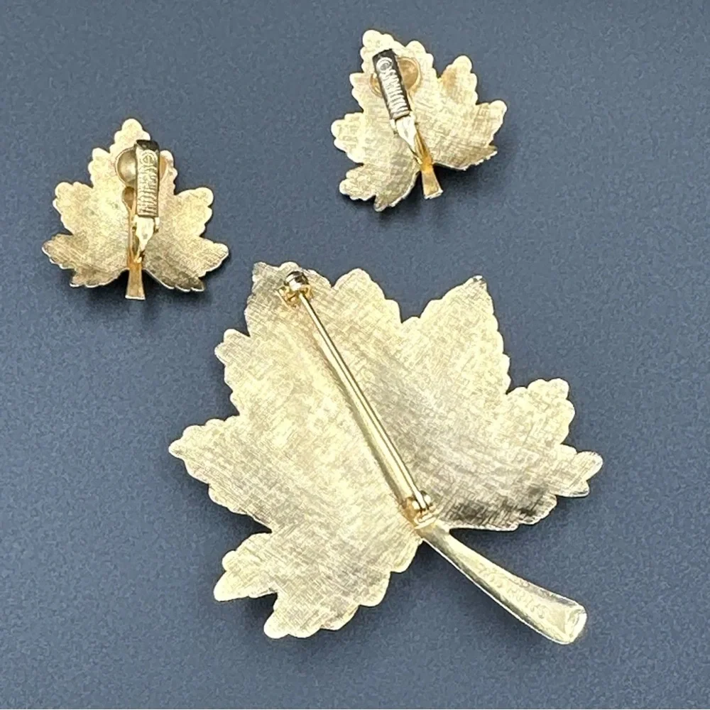 Vintage Sarah Coventry Maple Leaf Brooch & Clip On Earrings Set Gold Tone - Picture 5 of 6